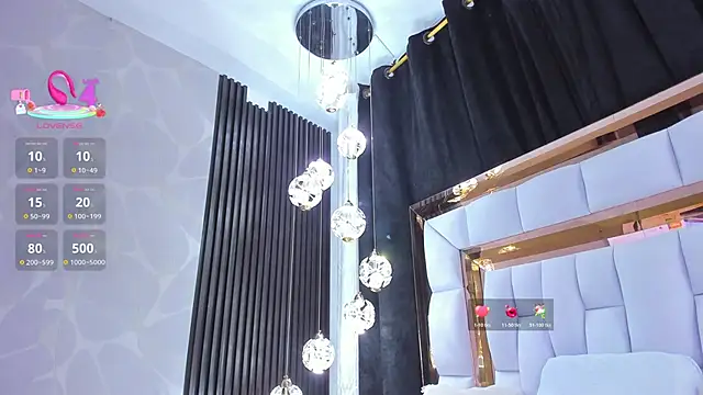 SarayRoyse online show from April 7, 2026, 7:47 pm