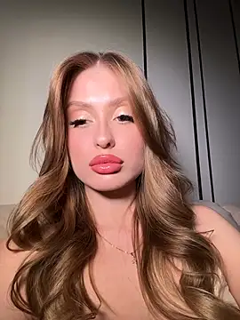 Sweet  Milly online show from February 17, 2026, 4:13 pm