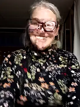 Snapshot of irinamaux chatting on September 28, 2025, 5:29 pm irinamaux online show from September 28, 2025, 5:29 pm