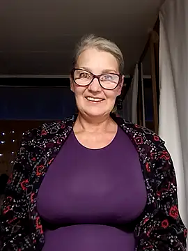 Snapshot of irinamaux chatting on October 3, 2025, 3:25 am irinamaux online show from October 3, 2025, 3:25 am