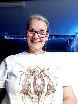 Snapshot of irinamaux chatting on October 7, 2025, 7:38 am irinamaux online show from October 7, 2025, 7:38 am