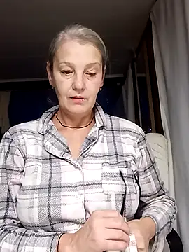 Snapshot of irinamaux chatting on October 24, 2025, 3:58 am irinamaux online show from October 24, 2025, 3:58 am