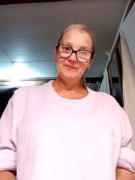 Snapshot of irinamaux chatting on October 27, 2025, 4:44 pm irinamaux online show from October 27, 2025, 4:44 pm