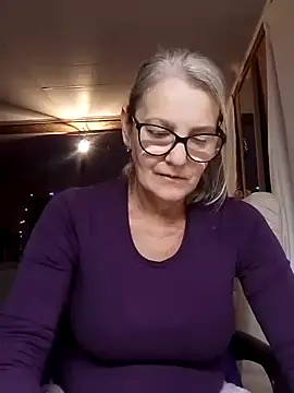 Snapshot of irinamaux chatting on October 28, 2025, 11:18 pm irinamaux online show from October 28, 2025, 11:18 pm