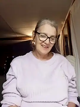 Snapshot of irinamaux chatting on October 29, 2025, 11:23 am irinamaux online show from October 29, 2025, 11:23 am