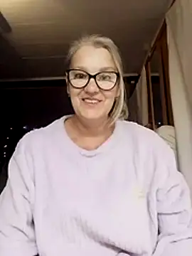 Snapshot of irinamaux chatting on November 1, 2025, 6:04 am irinamaux online show from November 1, 2025, 6:04 am