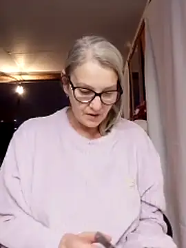 Snapshot of irinamaux chatting on November 4, 2025, 11:04 pm irinamaux online show from November 4, 2025, 11:04 pm