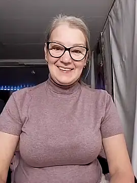 irinamaux online show from November 19, 2025, 5:29 am