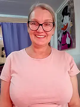 irinamaux online show from December 21, 2025, 4:58 pm