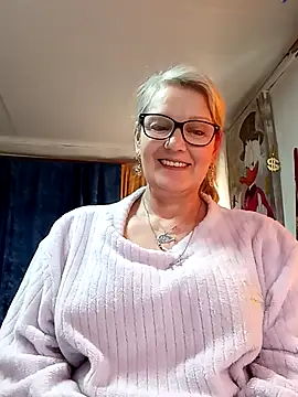 Snapshot of irinamaux chatting on April 23, 2026, 6:47 am irinamaux online show from April 23, 2026, 6:47 am