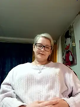Snapshot of irinamaux chatting on April 23, 2026, 12:29 pm irinamaux online show from April 23, 2026, 12:29 pm