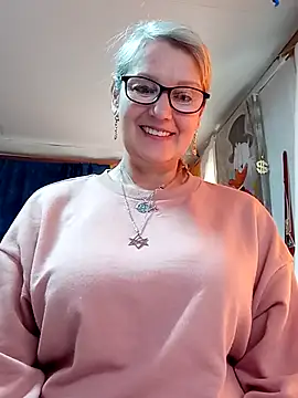 Snapshot of irinamaux chatting on April 24, 2026, 7:00 am irinamaux online show from April 24, 2026, 7:00 am