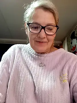 Snapshot of irinamaux chatting on April 26, 2026, 7:50 am irinamaux online show from April 26, 2026, 7:50 am