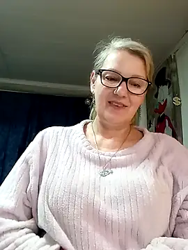 Snapshot of irinamaux chatting on April 27, 2026, 10:19 pm irinamaux online show from April 27, 2026, 10:19 pm