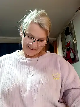 Snapshot of irinamaux chatting on April 30, 2026, 1:06 pm irinamaux online show from April 30, 2026, 1:06 pm