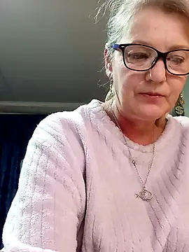 Snapshot of irinamaux chatting on May 9, 2026, 2:28 am irinamaux online show from May 9, 2026, 2:28 am