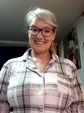 Snapshot of irinamaux chatting on May 15, 2026, 7:59 am irinamaux online show from May 15, 2026, 7:59 am