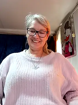 Snapshot of irinamaux chatting on May 16, 2026, 6:54 am irinamaux online show from May 16, 2026, 6:54 am
