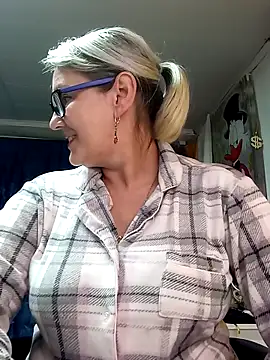 Snapshot of irinamaux chatting on May 22, 2026, 6:46 pm irinamaux online show from May 22, 2026, 6:46 pm