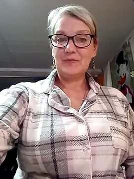 Snapshot of irinamaux chatting on May 25, 2026, 12:22 pm irinamaux online show from May 25, 2026, 12:22 pm