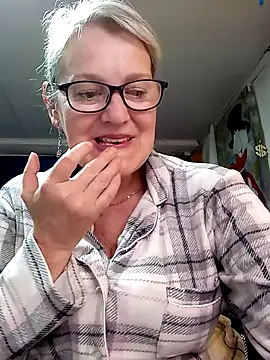 Snapshot of irinamaux chatting on May 26, 2026, 3:46 am irinamaux online show from May 26, 2026, 3:46 am