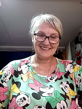 Snapshot of irinamaux chatting on May 31, 2026, 5:09 pm irinamaux online show from May 31, 2026, 5:09 pm