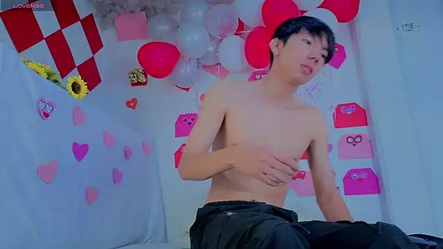 Snapshot of Levii_Ackermann chatting on February 18, 2026, 2:35 pm Levii Ackermann online show from February 18, 2026, 2:35 pm