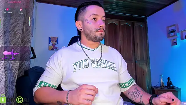 Snapshot of Alex_maraj chatting on November 16, 2025, 12:38 am Alex maraj online show from November 16, 2025, 12:38 am