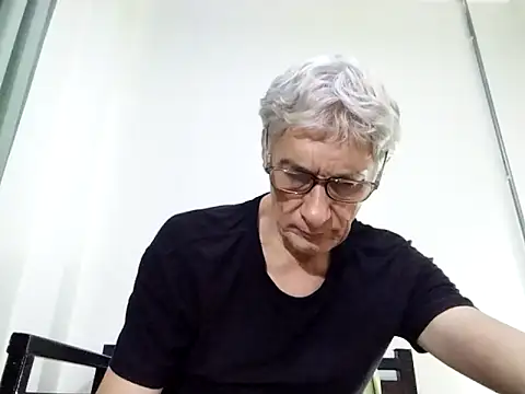 BIGUNCUTHARDCOCK online show from March 18, 2025, 4:04 am