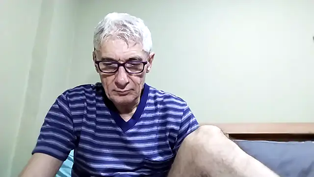 BIGUNCUTHARDCOCK online show from October 17, 2025, 11:40 pm