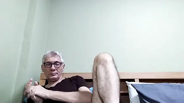 BIGUNCUTHARDCOCK online show from October 18, 2025, 11:44 am