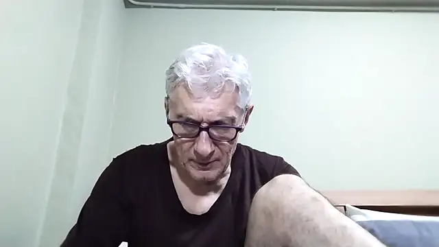 BIGUNCUTHARDCOCK online show from October 31, 2025, 1:23 pm