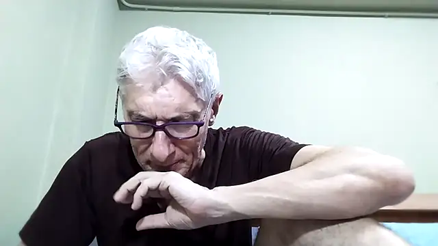 BIGUNCUTHARDCOCK online show from November 6, 2025, 4:57 am