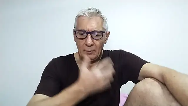 BIGUNCUTHARDCOCK online show from April 17, 2026, 12:46 am