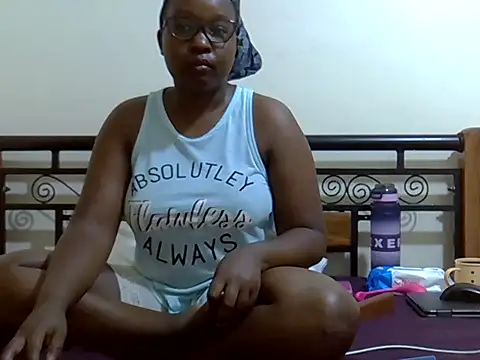 Snapshot of Giannah01 chatting on November 1, 2025, 1:18 am Giannah01 online show from November 1, 2025, 1:18 am