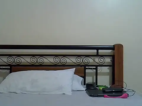 Snapshot of Giannah01 chatting on November 8, 2025, 4:12 am Giannah01 online show from November 8, 2025, 4:12 am