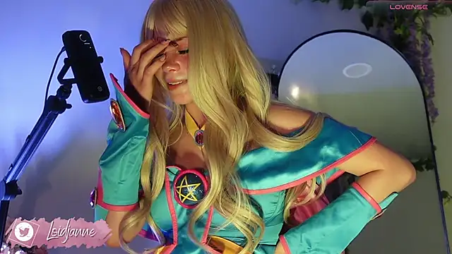 loIijanne online show from October 7, 2025, 3:47 am