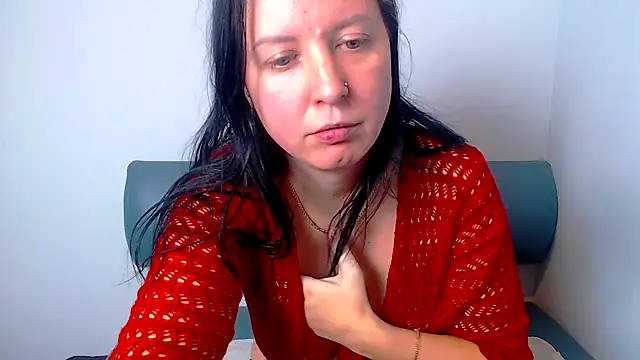 Snapshot of Longhairgirl chatting on December 18, 2024, 5:00 pm Longhairgirl online show from December 18, 2024, 5:00 pm