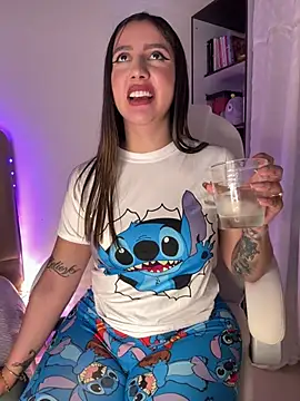 Snapshot of Sarapalmer1 chatting on January 6, 2025, 2:04 am Sarapalmer1 online show from January 6, 2025, 2:04 am