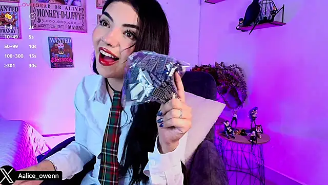 Aliceowenn online show from October 11, 2025, 9:13 pm