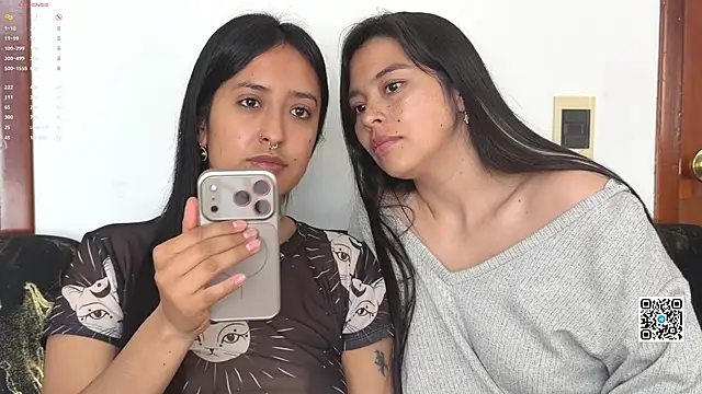 2SummerLove1 online show from March 31, 2026, 8:42 pm