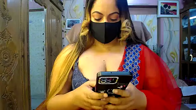 Snapshot of SohanaSabaSexy chatting on November 10, 2025, 5:12 pm SohanaSabaSexy online show from November 10, 2025, 5:12 pm