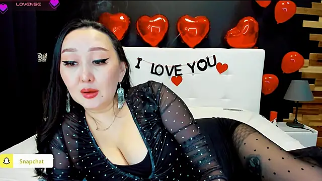 Julianna Jami online show from March 12, 2025, 2:34 pm