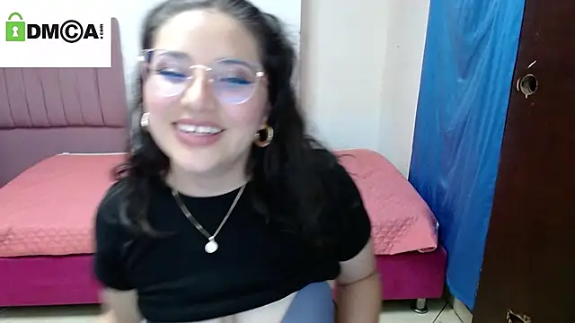 phoenixxxx777 online show from April 5, 2026, 12:19 am