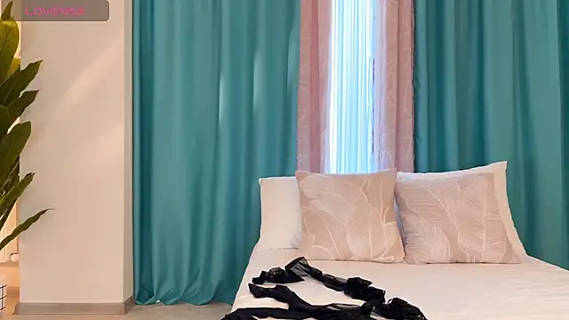 UrGoddessJenny online show from June 15, 2026, 1:35 pm