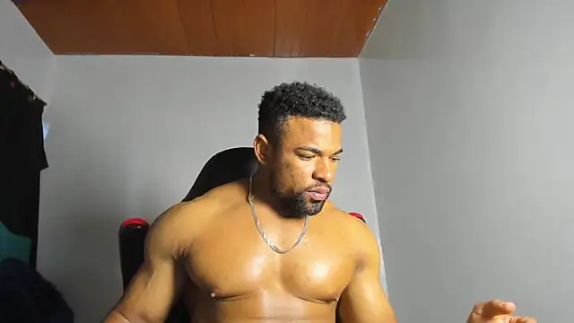 estebanlobo- online show from September 9, 2025, 11:04 pm