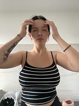 RoxiBlack online show from October 1, 2025, 1:50 pm