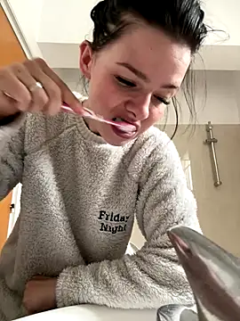 RoxiBlack online show from December 19, 2025, 7:26 am