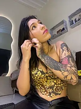 Snapshot of Sweetie_Arianna chatting on February 16, 2025, 8:21 am Sweetie Arianna online show from February 16, 2025, 8:21 am