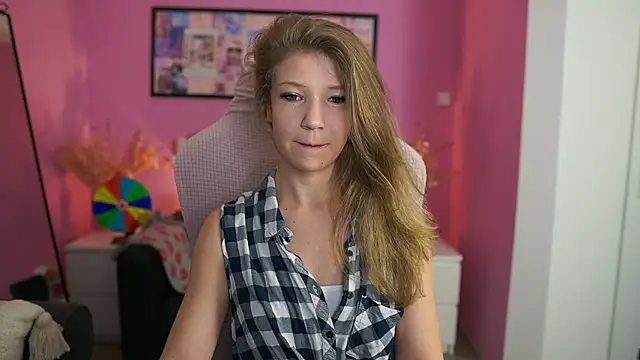 missicute online show from March 23, 2026, 7:18 pm